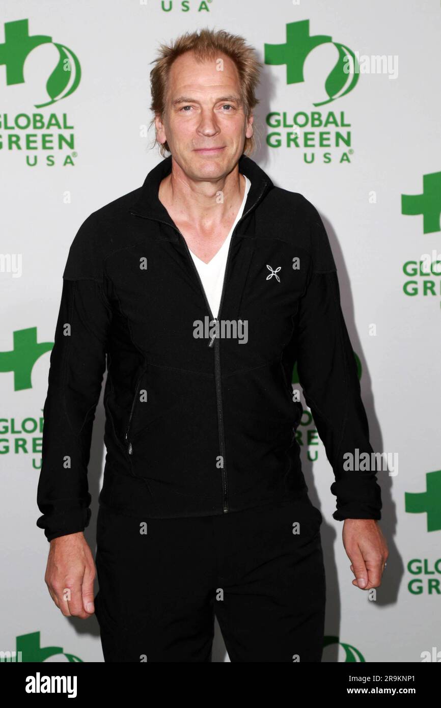 Julian Sand bestätigt tot vom Büro des Sheriffs. HOLLYWOOD, Kalifornien – 18. FEBRUAR: Julian Sands auf der 12. Jährlichen Pre-Oscar Party von Global Green USA in Avalon in Hollywood, Kalifornien, am 18. Februar 2015. Kredit: David Edwards/DailyCeleb/MediaPunch Stockfoto