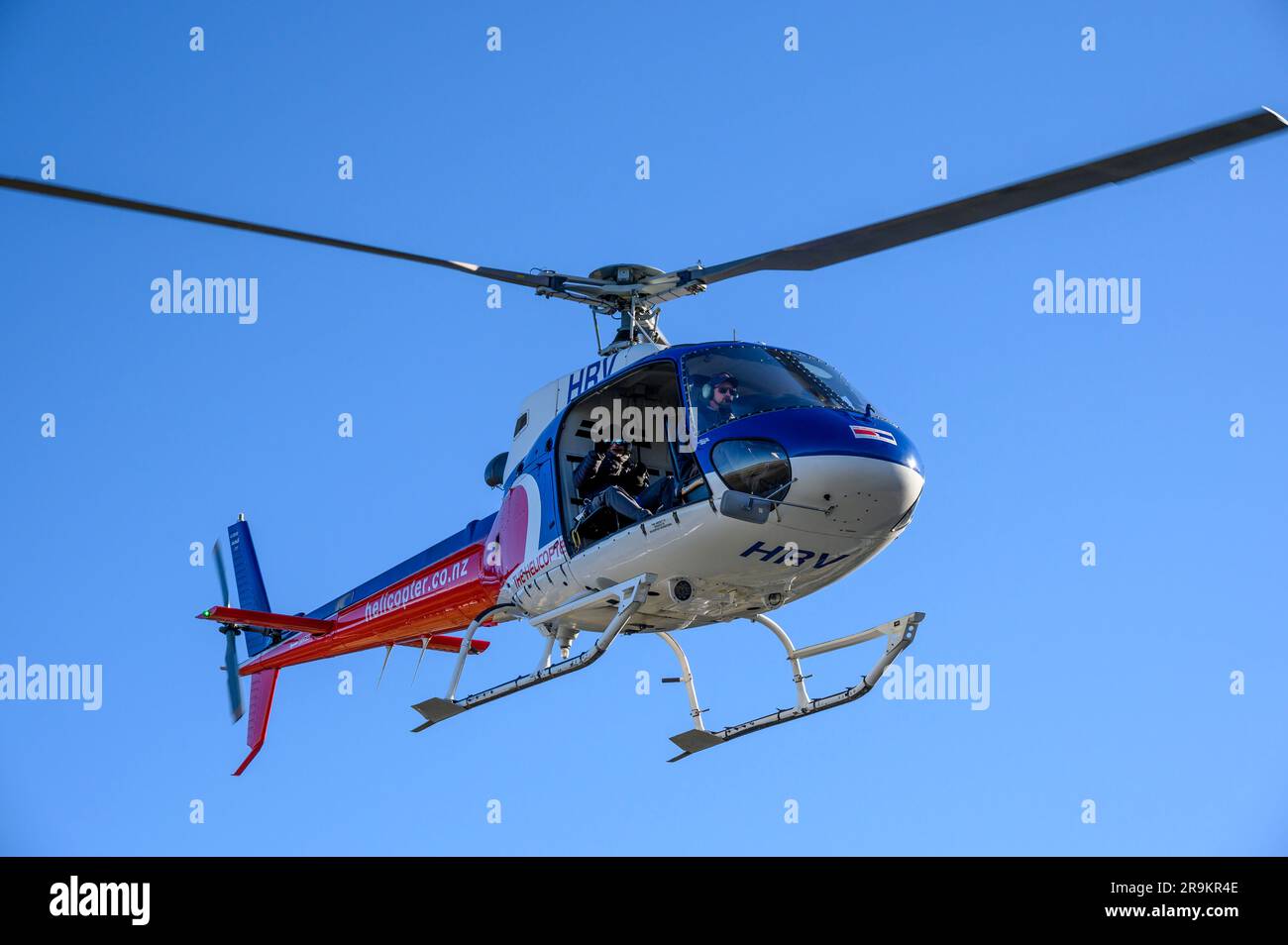 Hubschrauberrundflug im Freien über Mount Cook und den Tasman River, South Island, Neuseeland. Stockfoto