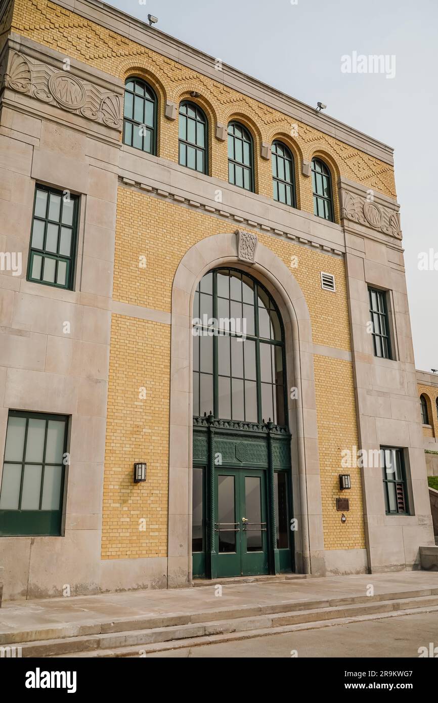 Die R. C. Harris Wasseraufbereitungsanlage in Toronto, Ontario, Kanada, ist sowohl ein wichtiger Teil der Infrastruktur als auch eine architektonisch gefeierte Geschichte Stockfoto