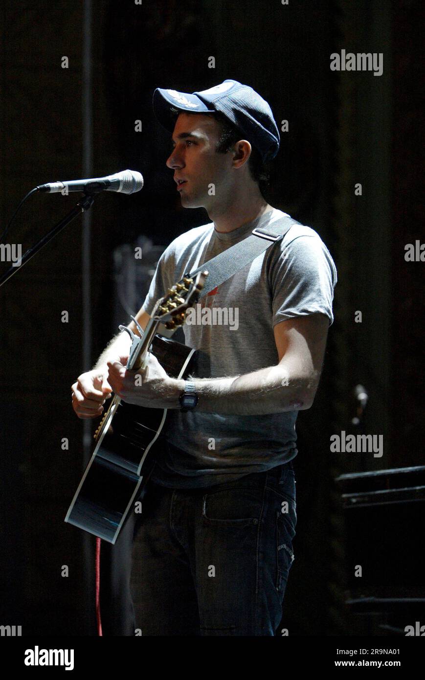 Sufjan Stevens führt vor seinem Konzert im State Theatre im Rahmen des alljährlichen Sydney Festivals einen Fototermin und eine Probe für die Medien durch. Sydney, Australien. 12. Januar 2008 Stockfoto