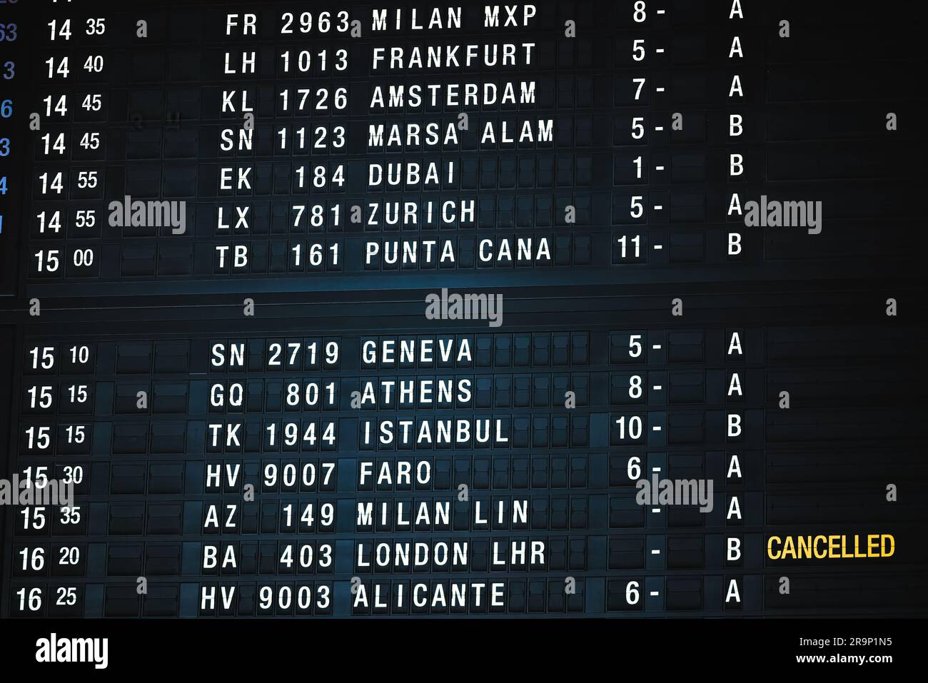 Flughafen Abflugtafel, Flugplan-Informationen Stockfoto