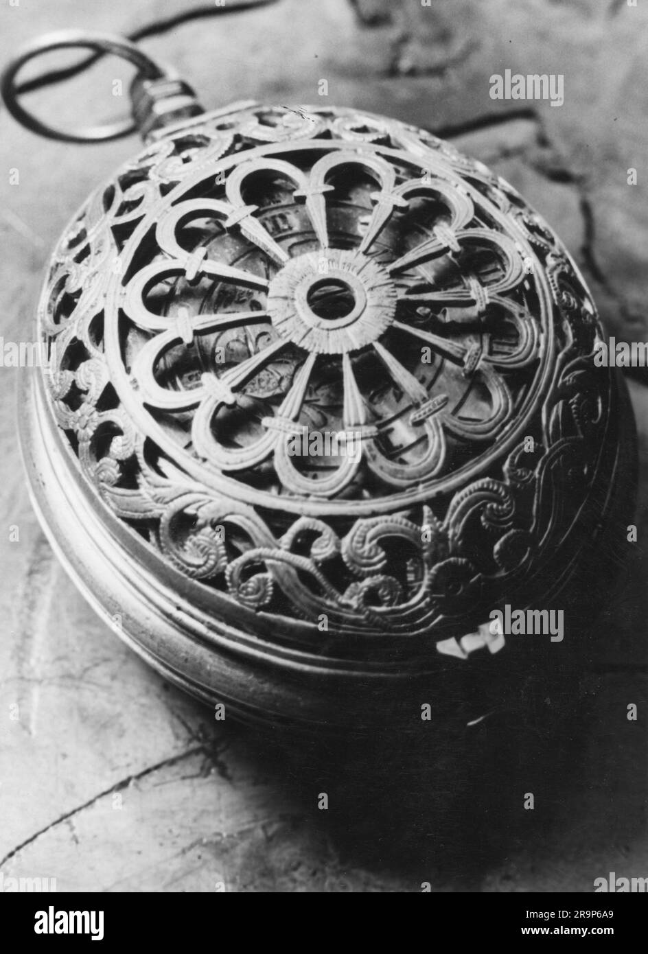 Uhr, Taschenuhr, Taschenuhr ähnlich der "Nürnberger Ei", 16. Jahrhundert, ZUSÄTZLICHE-RECHTE-FREIGABE-INFO-NICHT-VERFÜGBAR Stockfoto