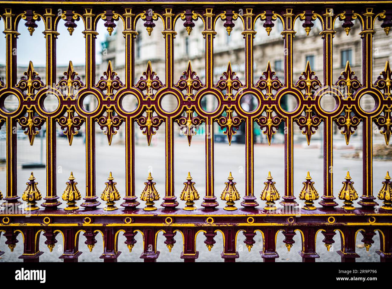 Goldener Zaun auf der Hofburg in Wien Stockfoto