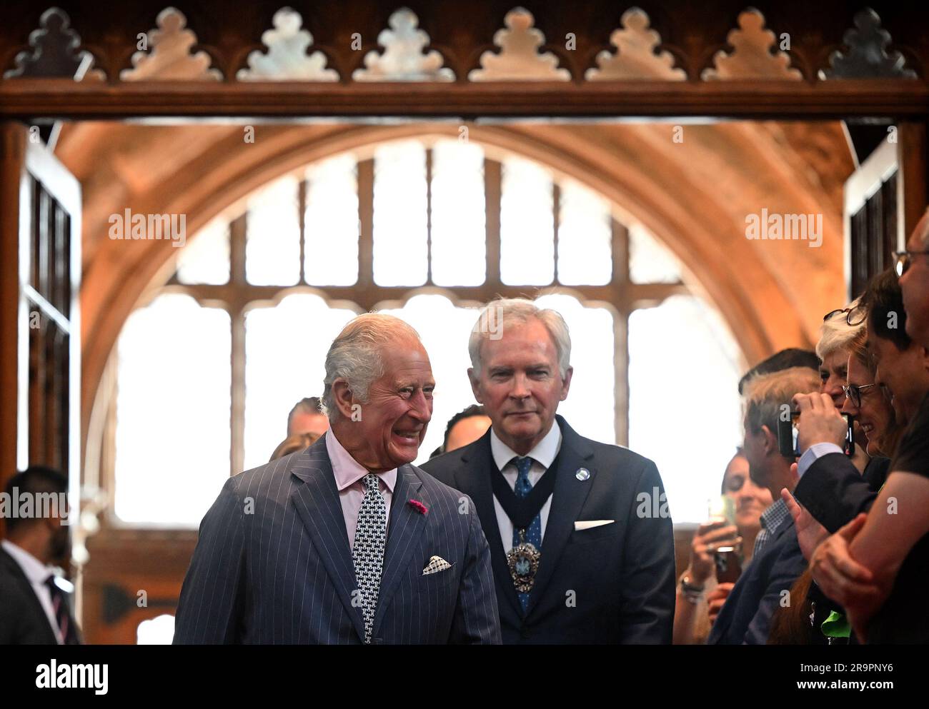 König Karl III. Nimmt am Climate Innovation Forum in Guildhall in London Teil, um zu erfahren, wie der Übergang zu einer nachhaltigen Zukunft beschleunigt und skaliert werden kann. Bilddatum: Mittwoch, 28. Juni 2023. Stockfoto