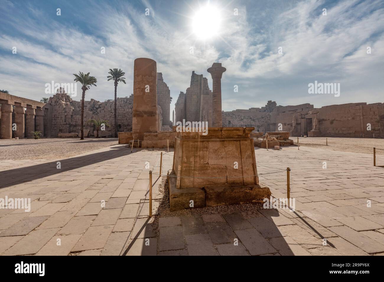 Haupteingang zum Karnak-Tempelkomplex in Luxor Stockfoto