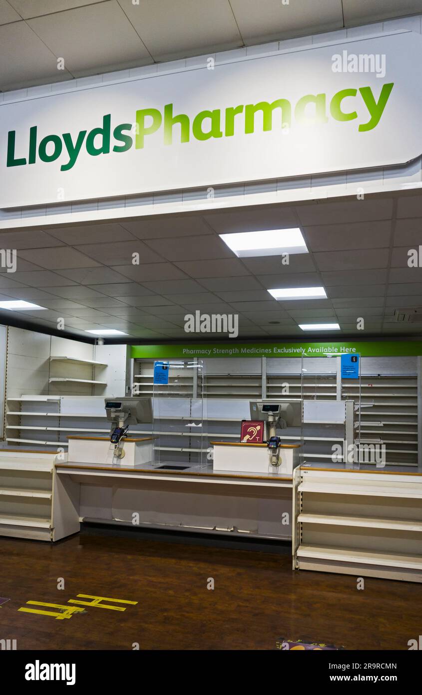 Lloyds Pharmacy schließt Verkaufsstellen in Sainsbury's Stores, Großbritannien Stockfoto