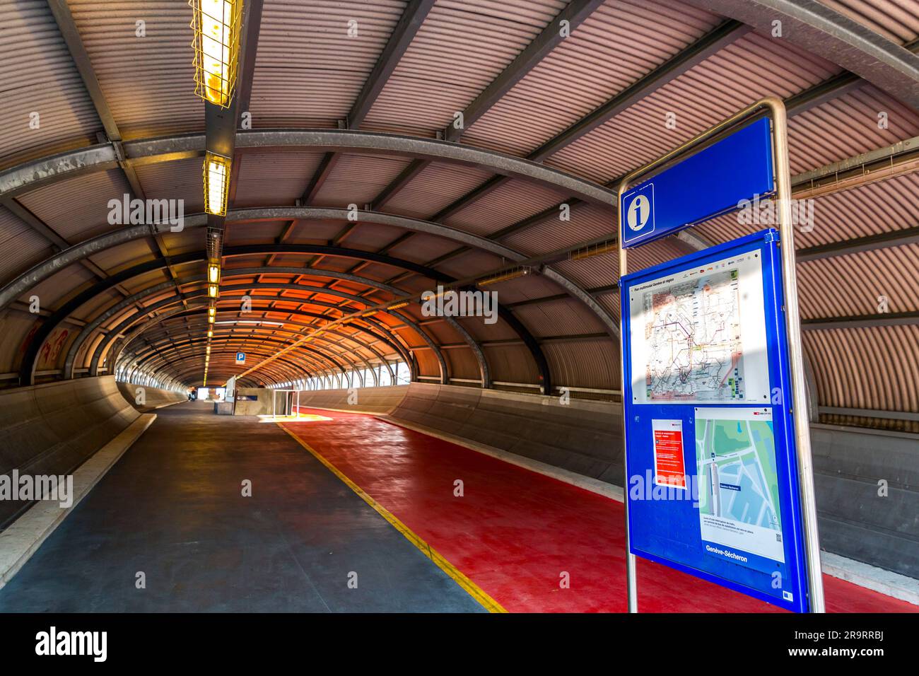 Genf, Schweiz - 25. März 2022: Der Bahnhof Genf-Secheron ist ein Bahnhof in der Gemeinde Genf im Schweizer Kanton Genf Stockfoto