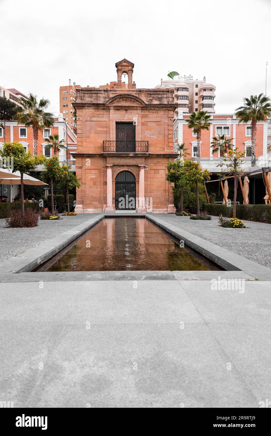Malaga, Spanien - 27. FEBRUAR 2022: Die Kapelle des Hafens von Malaga, La capilla del puerto de Malaga. Stockfoto