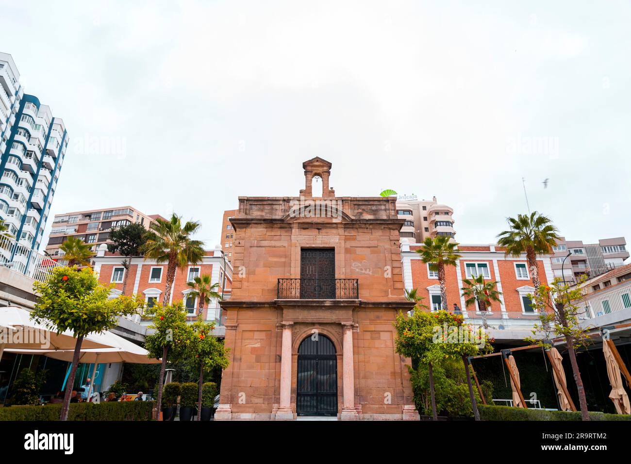 Malaga, Spanien - 27. FEBRUAR 2022: Die Kapelle des Hafens von Malaga, La capilla del puerto de Malaga. Stockfoto