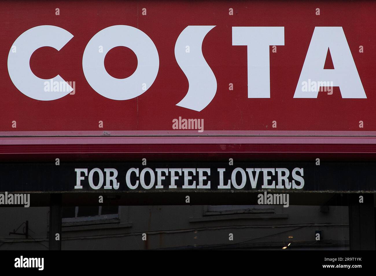 Costa für Kaffeeliebhaber, Schild in Wells Somerset Stockfoto