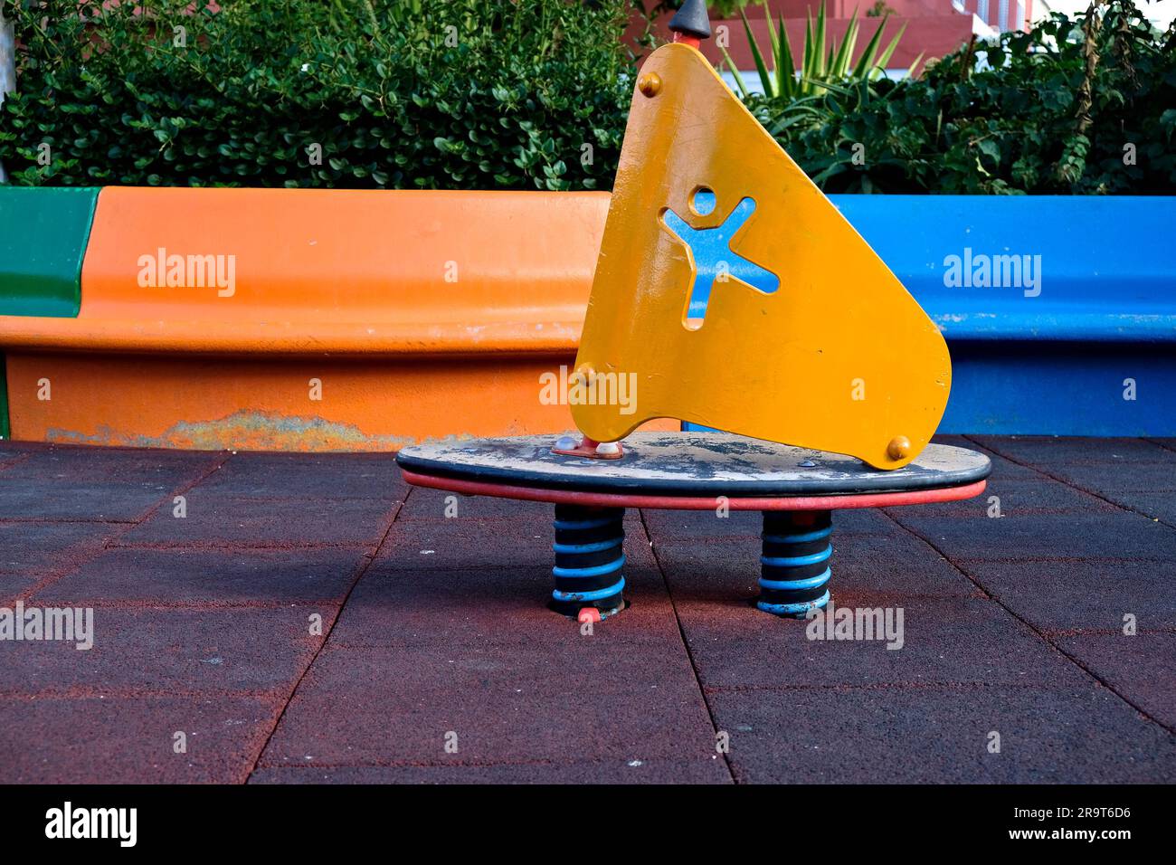 Spielgeräte für Kinder, Windsurferspielzeug für Kinder. Stockfoto