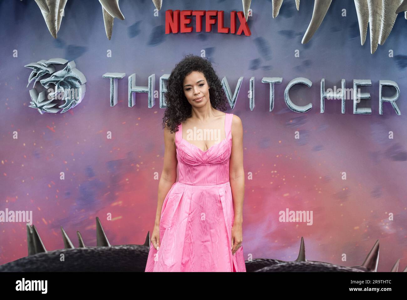 LONDON, VEREINIGTES KÖNIGREICH - 28. JUNI 2023: Sarah-Jane Crawford nimmt am 28. Juni 2023 an der britischen Premiere von Netflix The Witcher Season 3 im Now Building in St Giles Square in London Teil. (Foto: Wiktor Szymanowicz/NurPhoto) Stockfoto