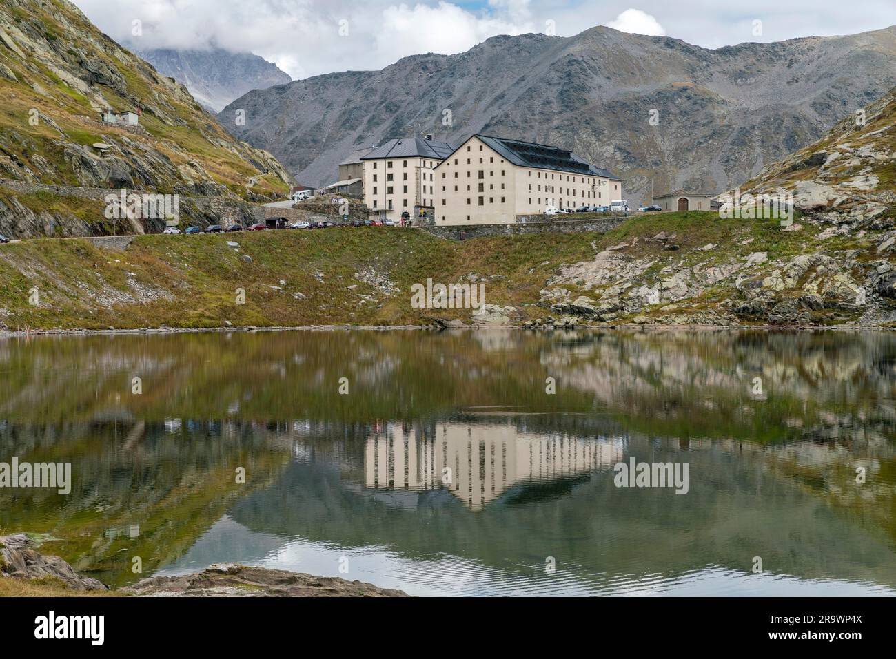 Hospice San Bernardino, Ursprung der Bernhardiner Hunde, San Bernardino Pass, Passo del San Bernardino, Pass dal Sogn Bernardin, Grenzregion Stockfoto