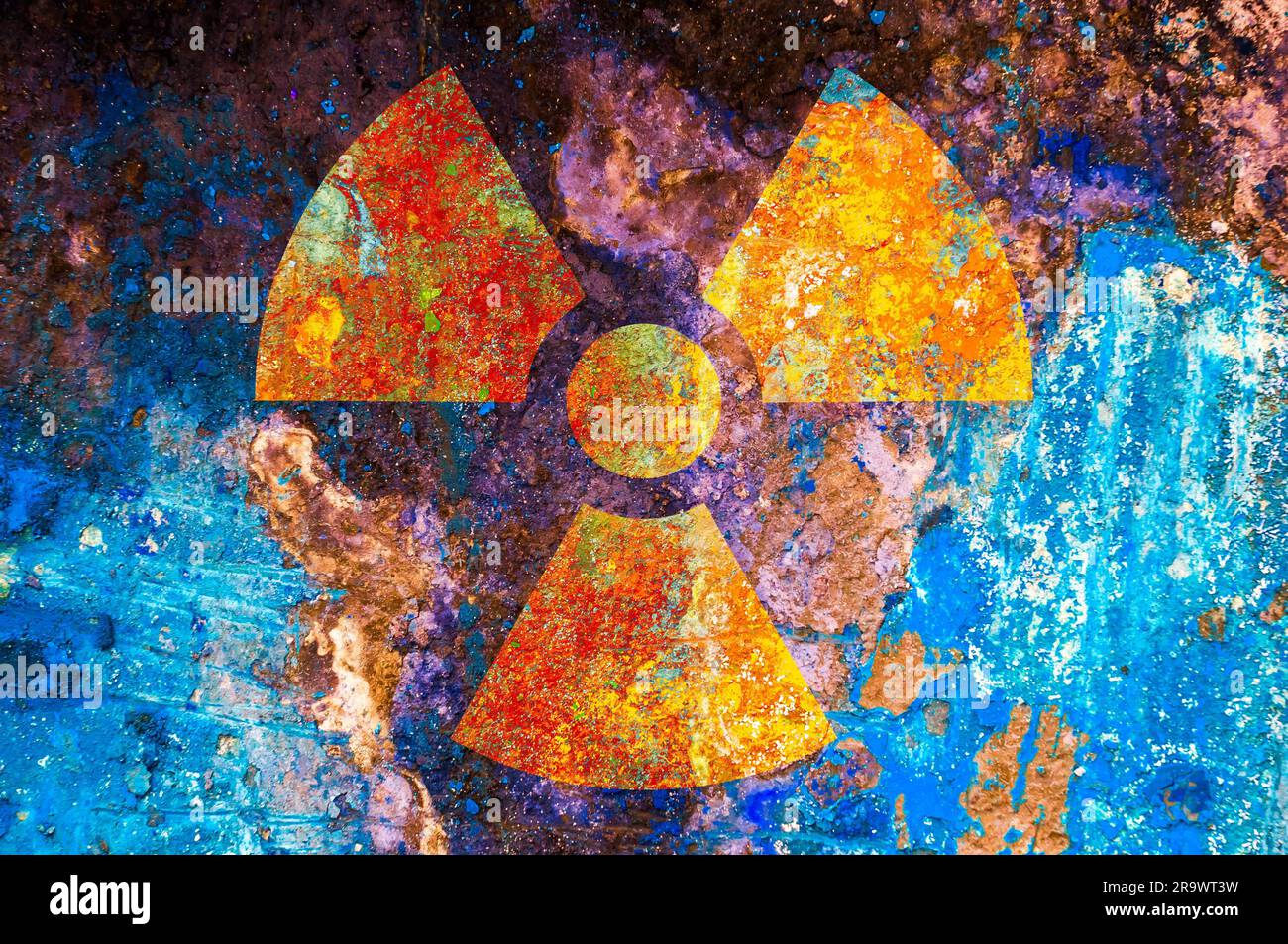 Ein Symbol für ionisierende Strahlung auf einer rostfreien Metallplatte Stockfoto