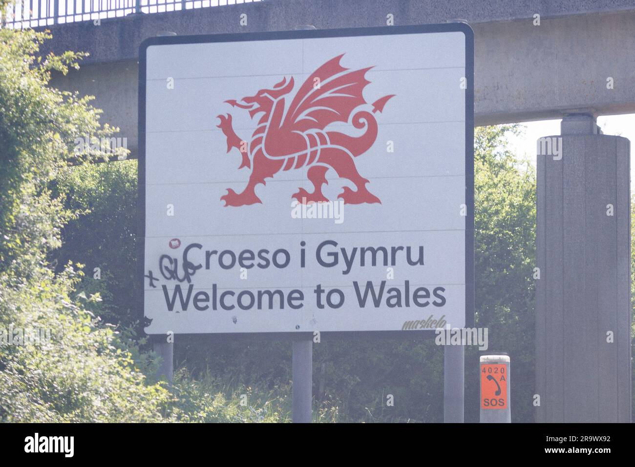 "Willkommen in Wales" -Straßenschild. Bildaufnahme vom 8. Juni 2023. © Belinda Jiao jiao.bilin@gmail.com 07598931257 https://www.belindajiao.com/about Stockfoto