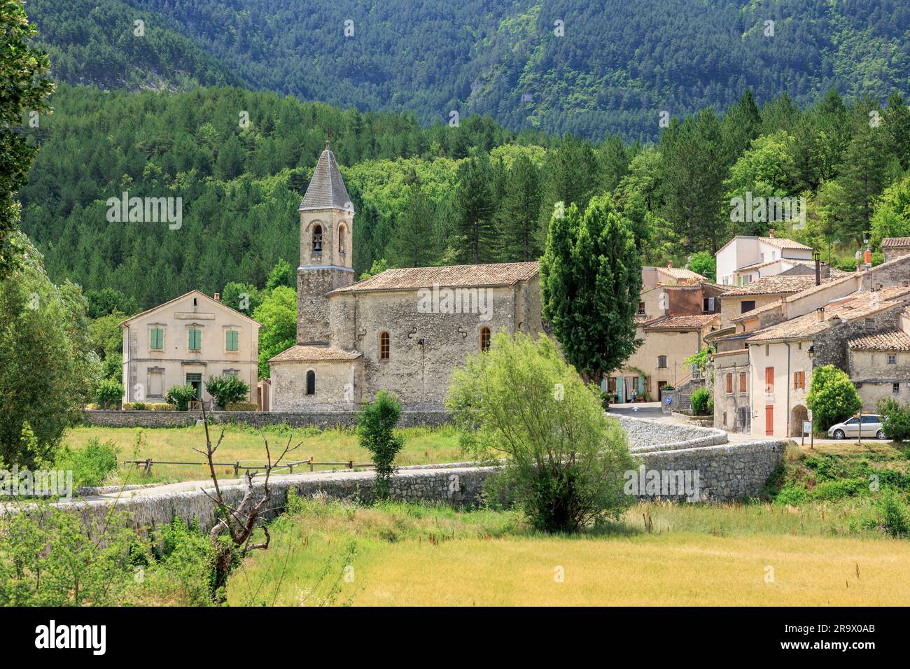 Das ländliche Dorf Savoillan, Carpentras, Vaucluse, Provence-Alpes-Cote-d'Azur, Frankreich Stockfoto