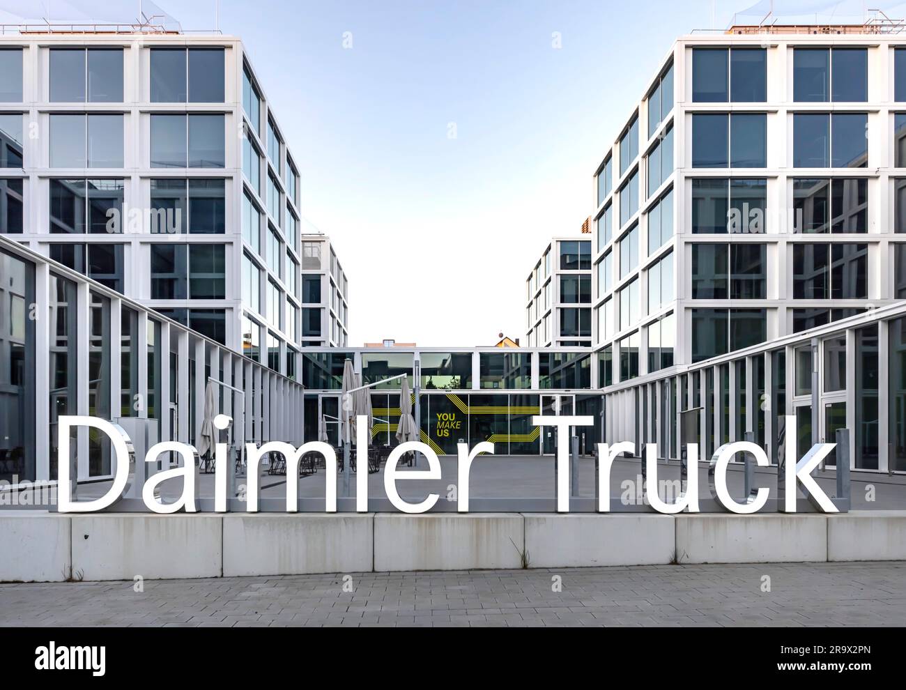 Daimler Truck, Hauptsitz der Daimler Truck AG. Der sogenannte Daimler Truck Campus vereint wichtige Verwaltungsbereiche aus dem Vertrieb und Stockfoto