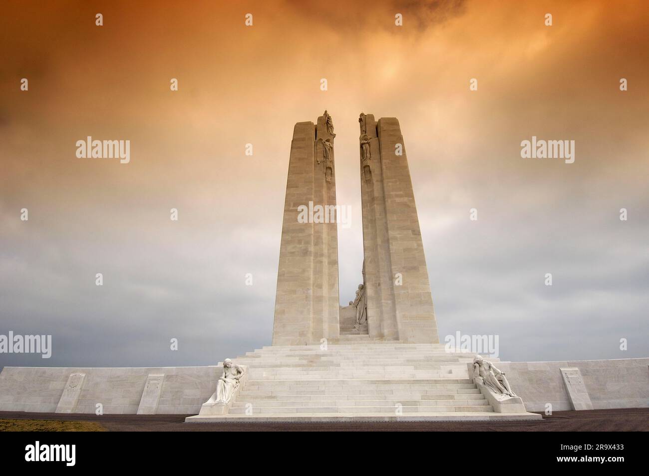 Kanadisches Denkmal von Vimy, in der Nähe von Givenchy-en-Gohelle, Vimy, Pas-de-Calais, Nord-Pas-de-Calais, Frankreich, erster Weltkrieg, WW1, Kriegsdenkmal Stockfoto