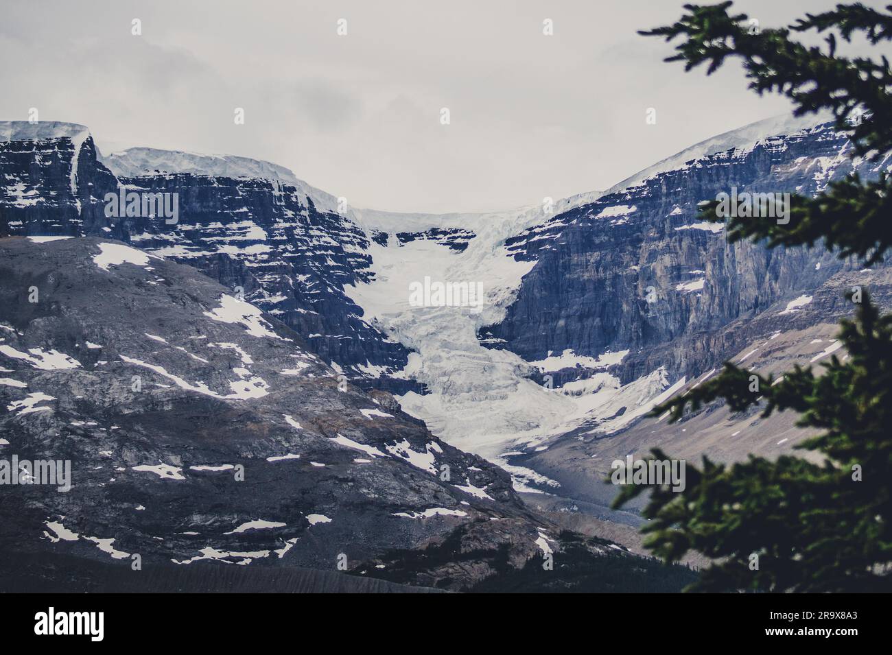 Lawine auf grobe Rocky Mountains mit Schnee Stockfoto