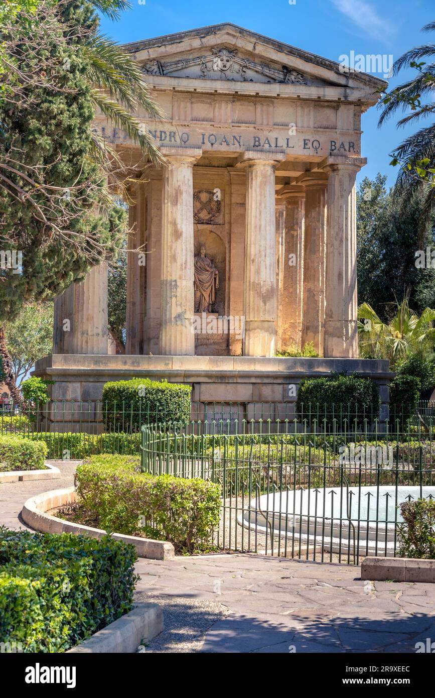 Die unteren Barrakka-Gärten und das Denkmal für den Alexander-Ball in Valletta, Malta. Stockfoto