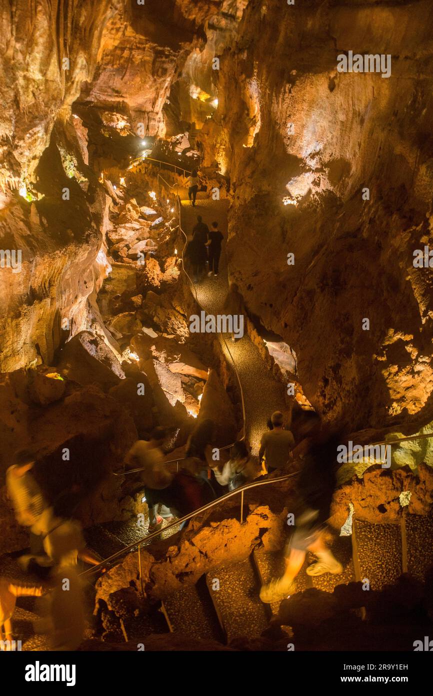 Das Innere von Grutas de Mira de Aire [Höhlen] Stockfoto