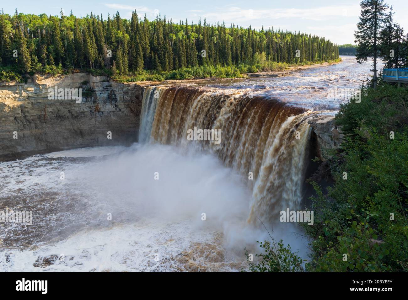 Der Twin Falls Gorge Provincial Park in den Northwest Territories, Kanada, lockt die Alexandra Falls Falls ab Stockfoto