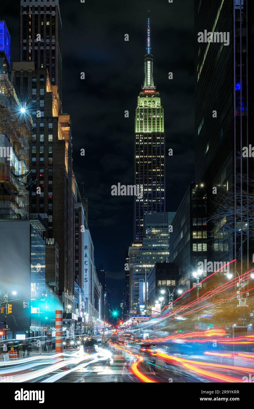Nachtstraße in Manhattan, New York City, NY, USA Stockfoto