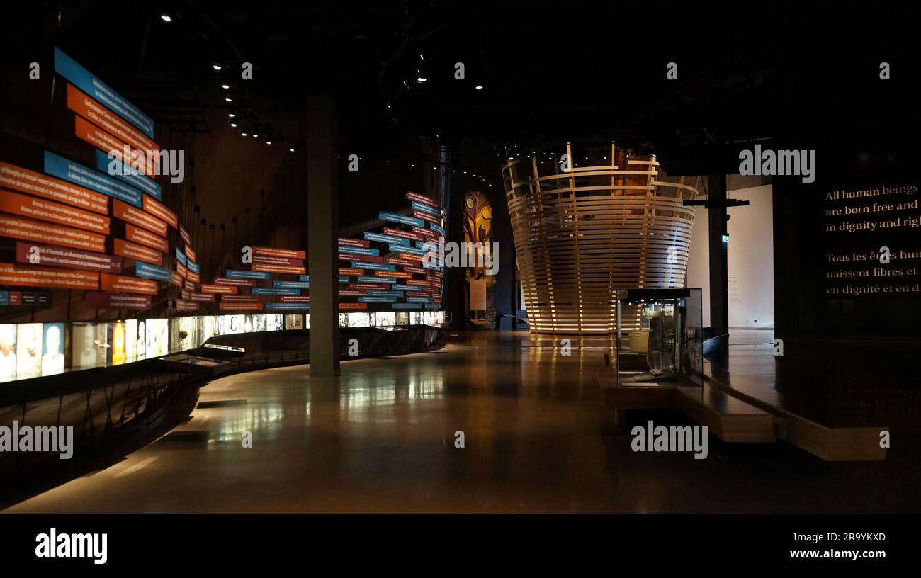 Winnipeg, Manitoba, Kanada - 11 18 2014: Teil der Human Rights Gallery of Canadian Museum for Human Rights. CMHR ist ein Nationalmuseum in Winnipeg Stockfoto