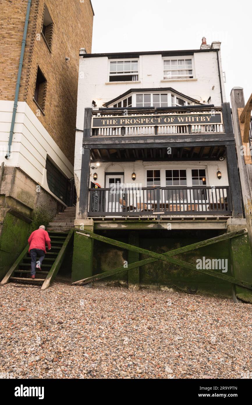 The Prospect of Whitby - ein historisches öffentliches Haus am Ufer der Themse in Wapping, Tower Hamlets, London, E1, England, GROSSBRITANNIEN Stockfoto