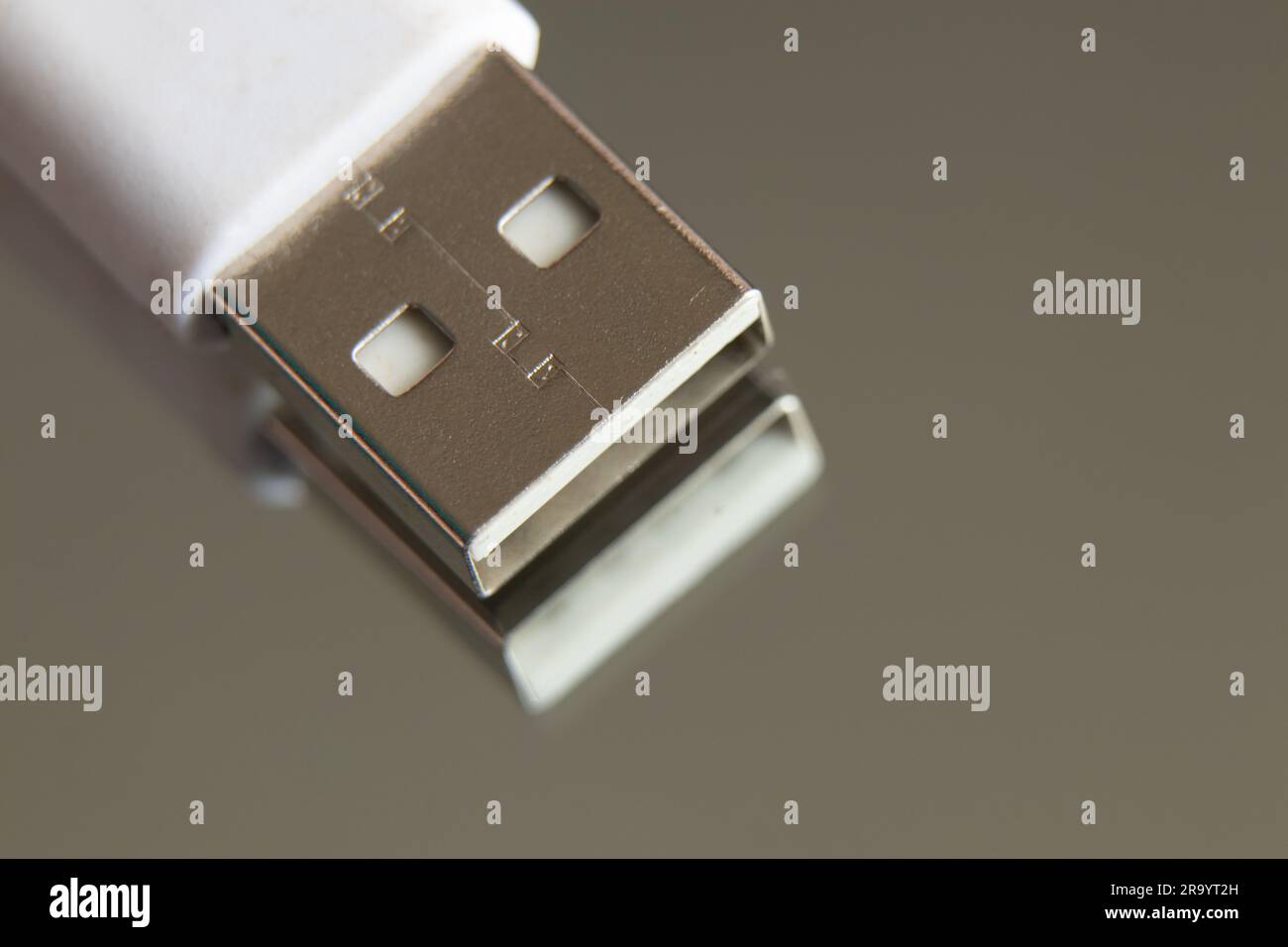 usb-Kabel auf einem isolierten Hintergrund-Makro Stockfoto