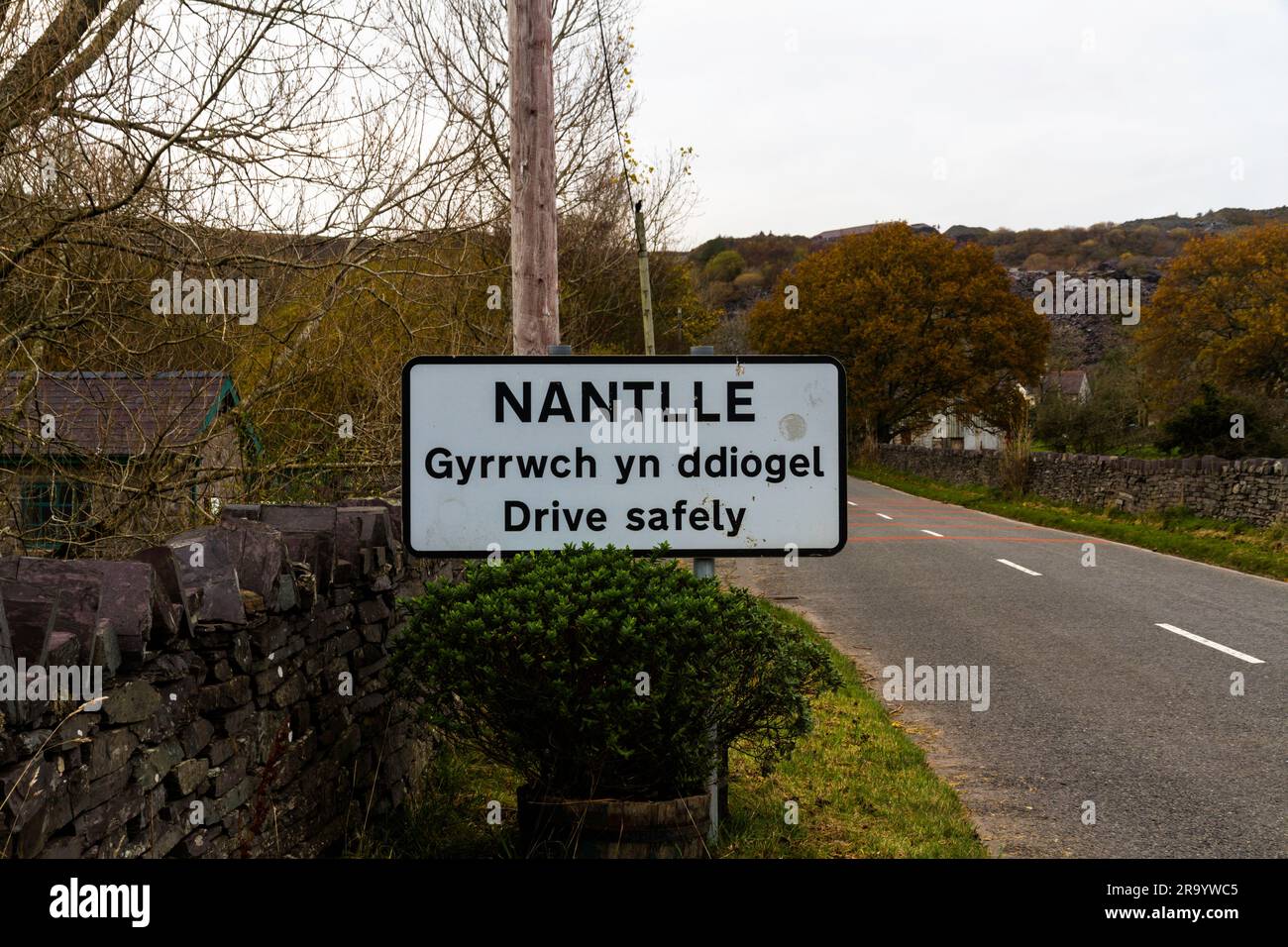 Straßenschild am Eingang zu Nantlle a Slate Quarry Village, Gwynedd, North, Wales, UK, Querformat Stockfoto