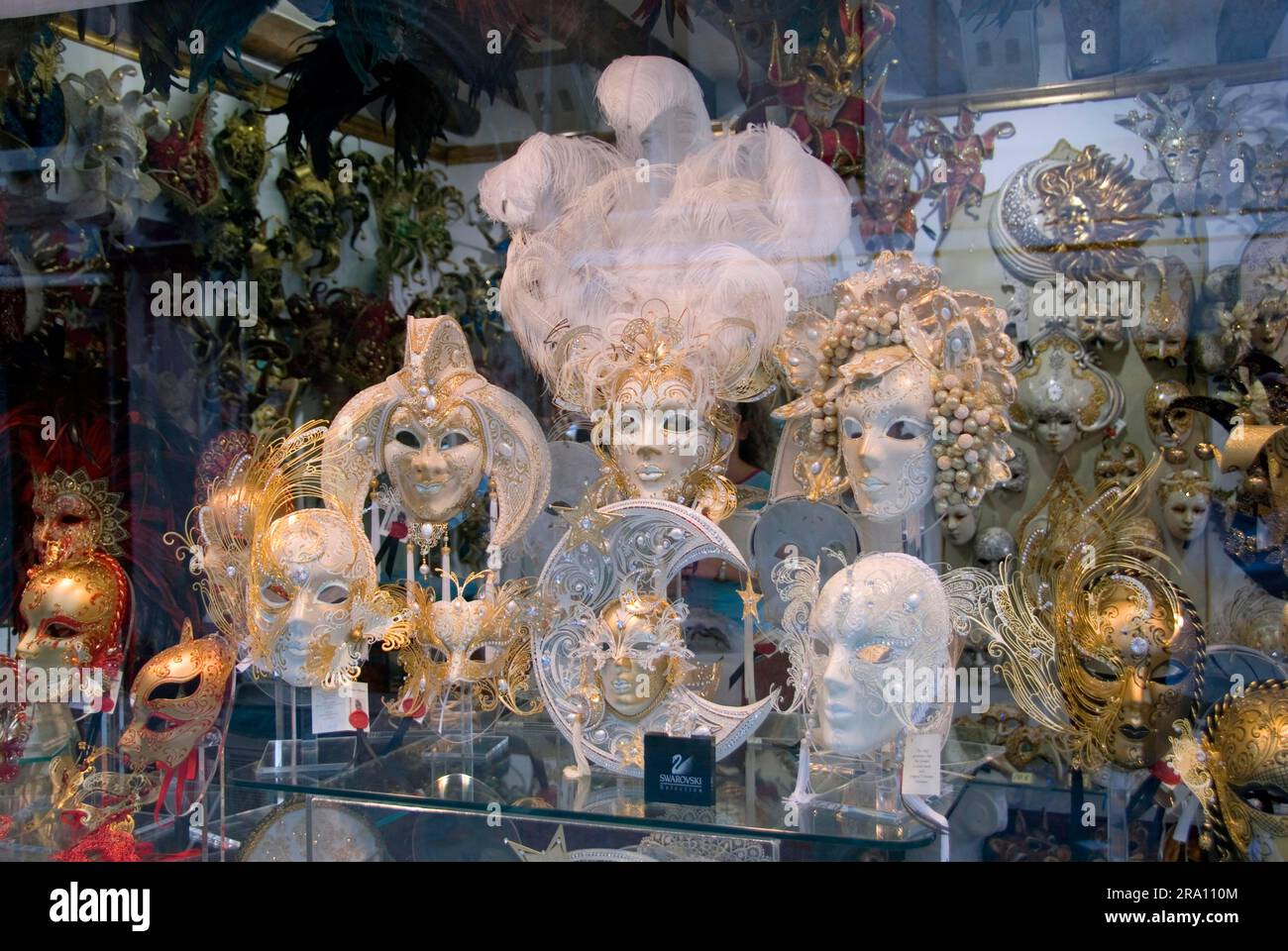 Masken im Schaufenster, Venedig, Italien Stockfoto