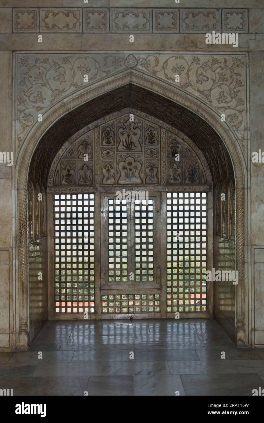 Marmorfenster, Rot, Khas Mahal, Marmorkammern, Rotes Fort, Agra, Uttar Pradesh, Indien Stockfoto