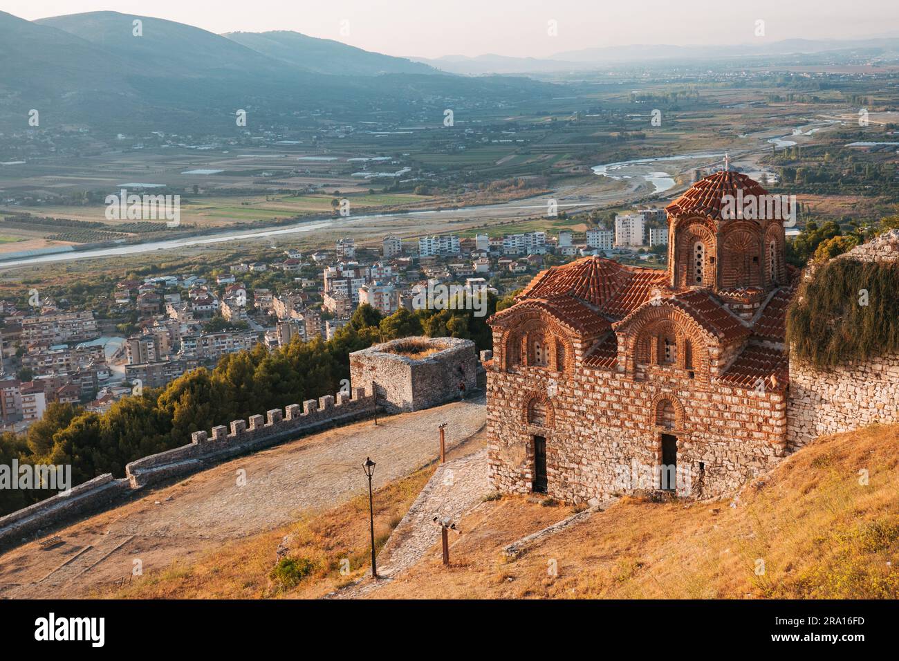 Heilige Dreifaltigkeitskirche, eine byzantinische Kirche im Beratschloss aus dem 13. Jahrhundert, Albanien Stockfoto