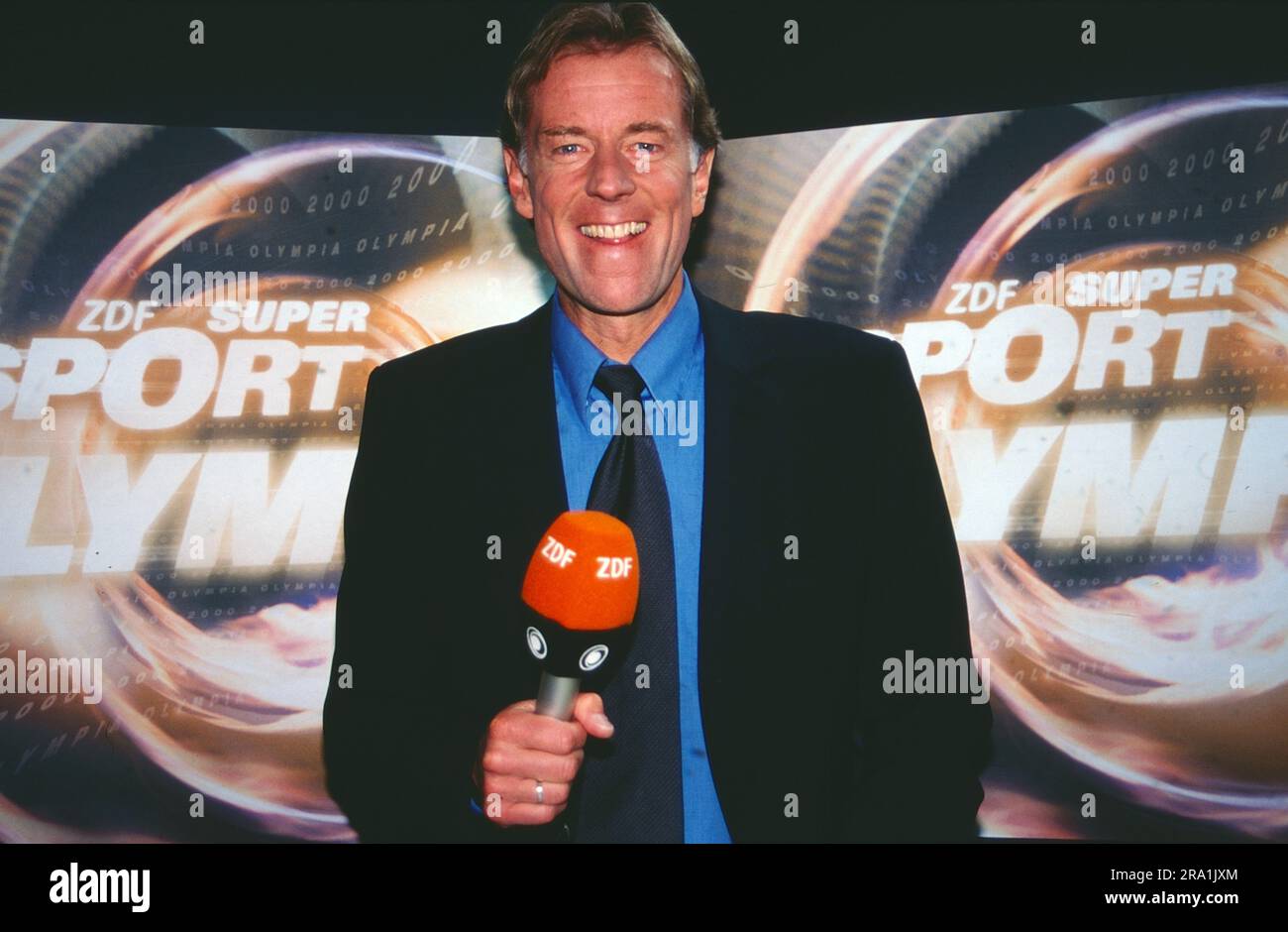 ZDF Sportmoderator Wolf Dieter Poschmann berichtet von den Olympischen Winterspielen 1998 in Nagano, Japan. Stockfoto