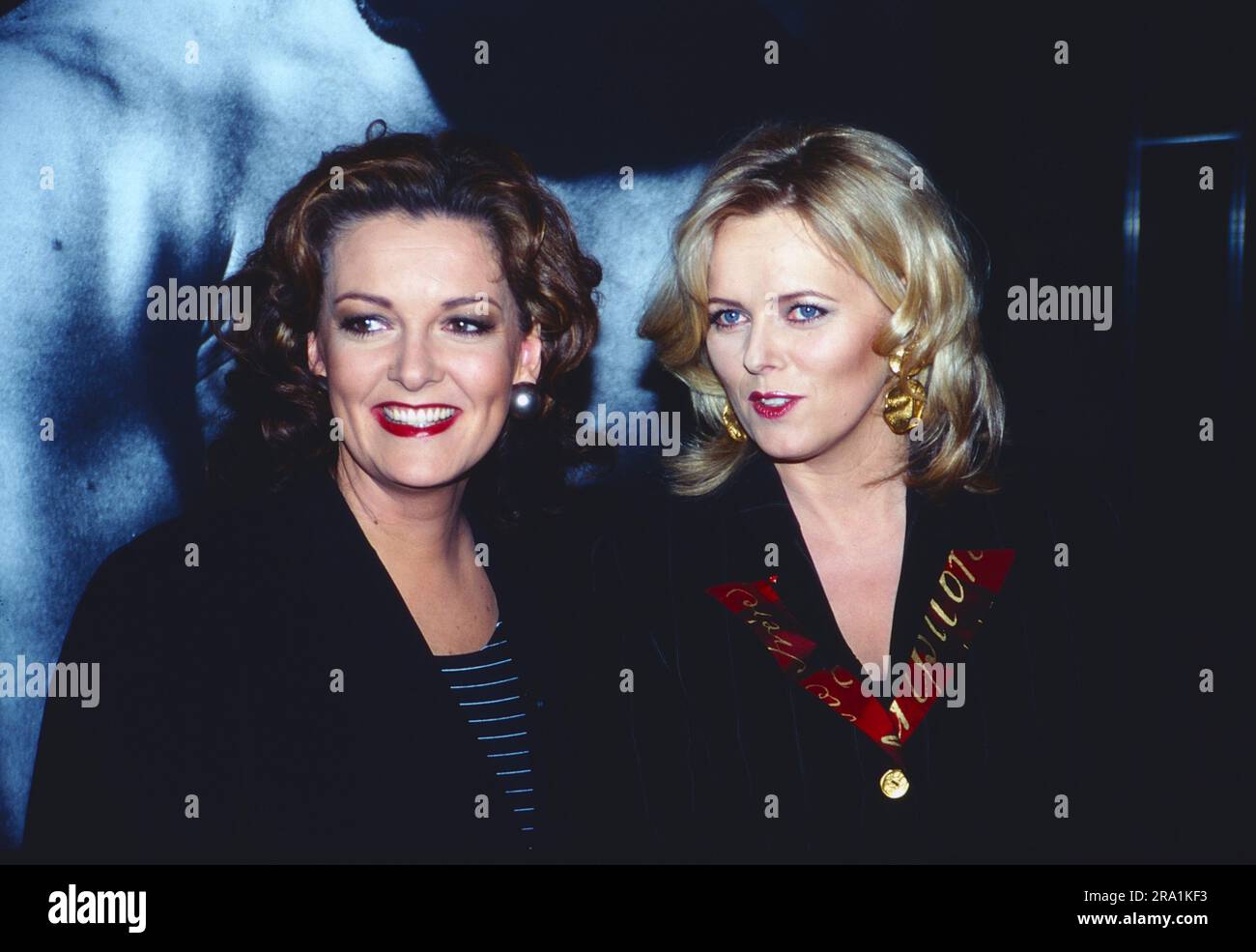 Bettina Tietjen und Eva Herman, moderieren als Duo die NDR Talkshow: Herman & Tietjen, 1997. Stockfoto