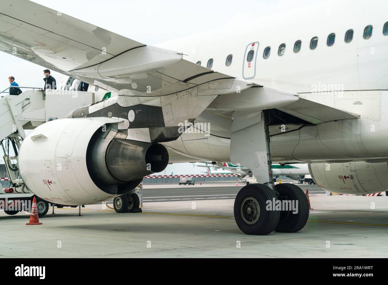 Flugzeugmotor mit Flügel und Leiter Stockfoto