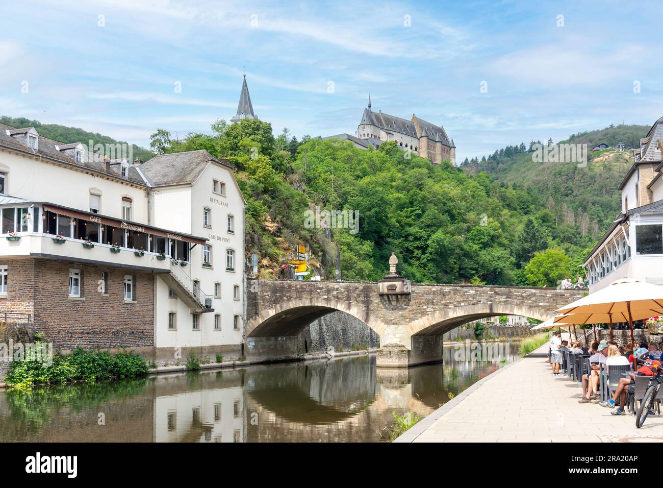 Vianden Brücke und Schloss, Vianden, Kanton Vianden, Luxemburg Stockfoto