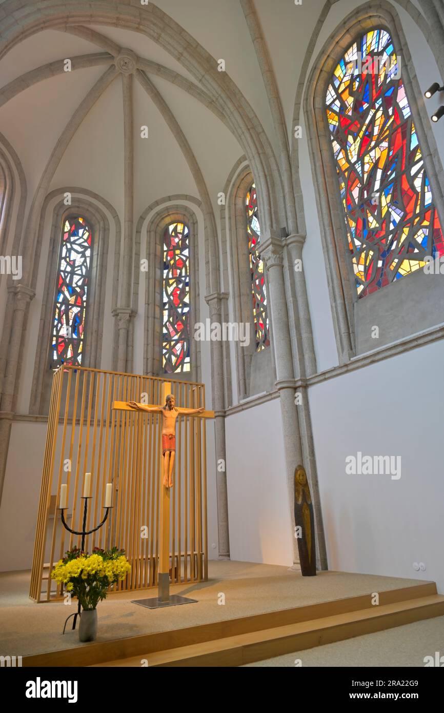 Die historische benediktinerabtei Sainte Marie de la Pierre-qui-Vire in den Wäldern von Morvan, Nievre FR Stockfoto