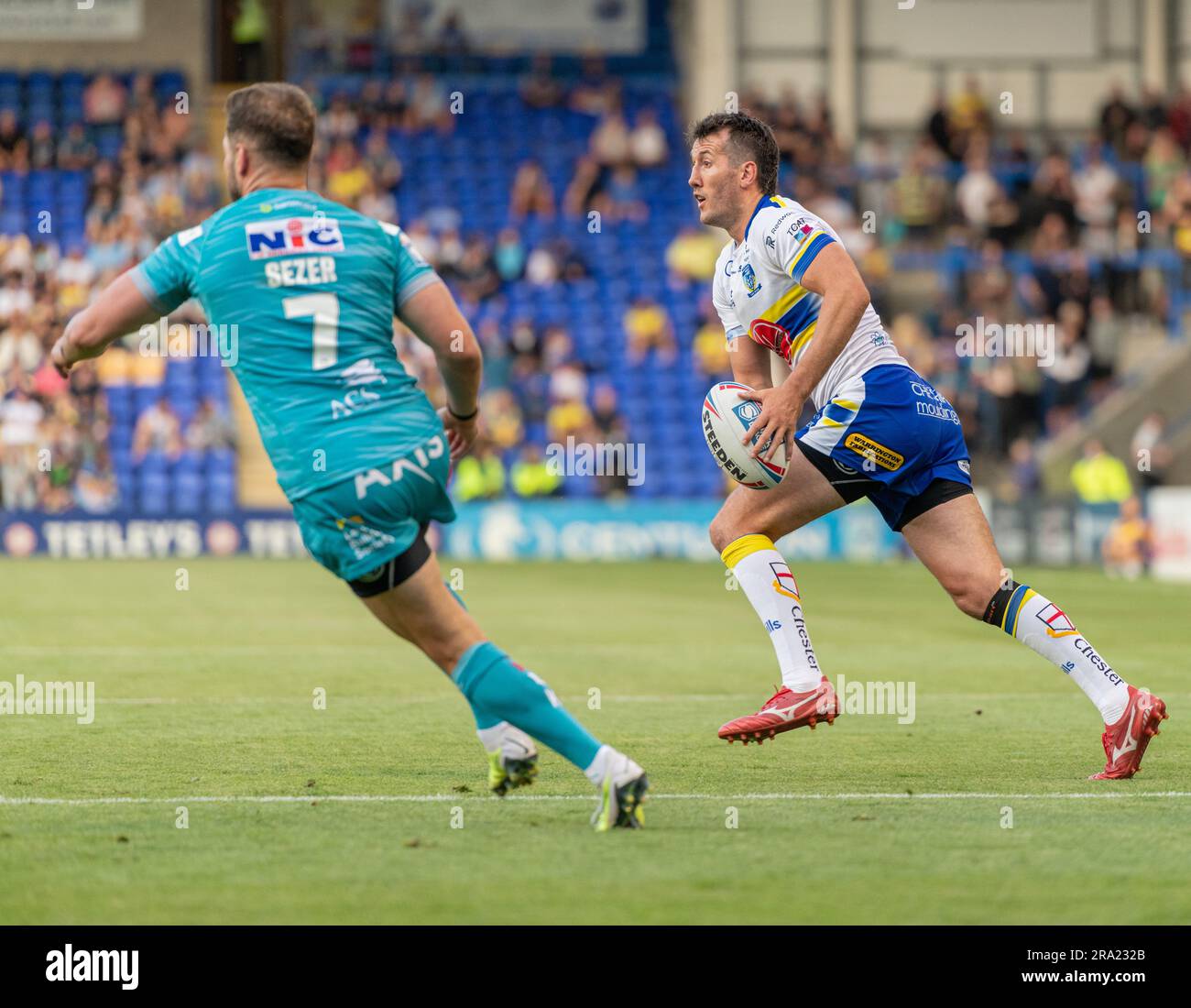 Warrington, Cheshire, England, 29. Juni 2023. Warringtons Stefan Ratchford spielt mit dem Ball, während Warrington Wolves V Leeds Rhinos im Halliwell Jones Stadium, der Betfred Super League, Warrington (Kreditbild: ©Cody Froggatt/Alamy Live News) Stockfoto