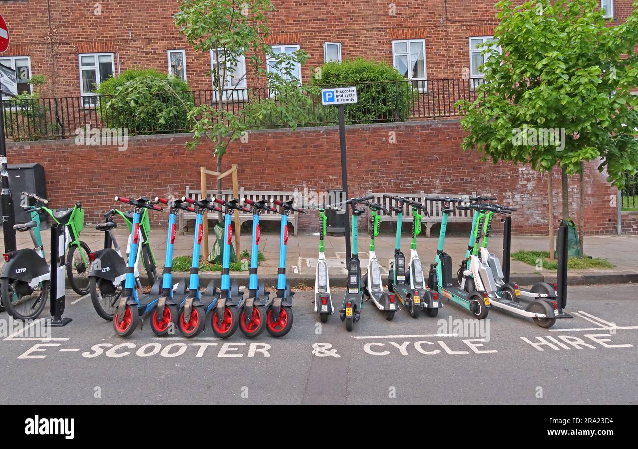 E-Scooter Cycle Mietstation in New End, Hampstead, North London , England, Großbritannien, NW3 1LJ Stockfoto
