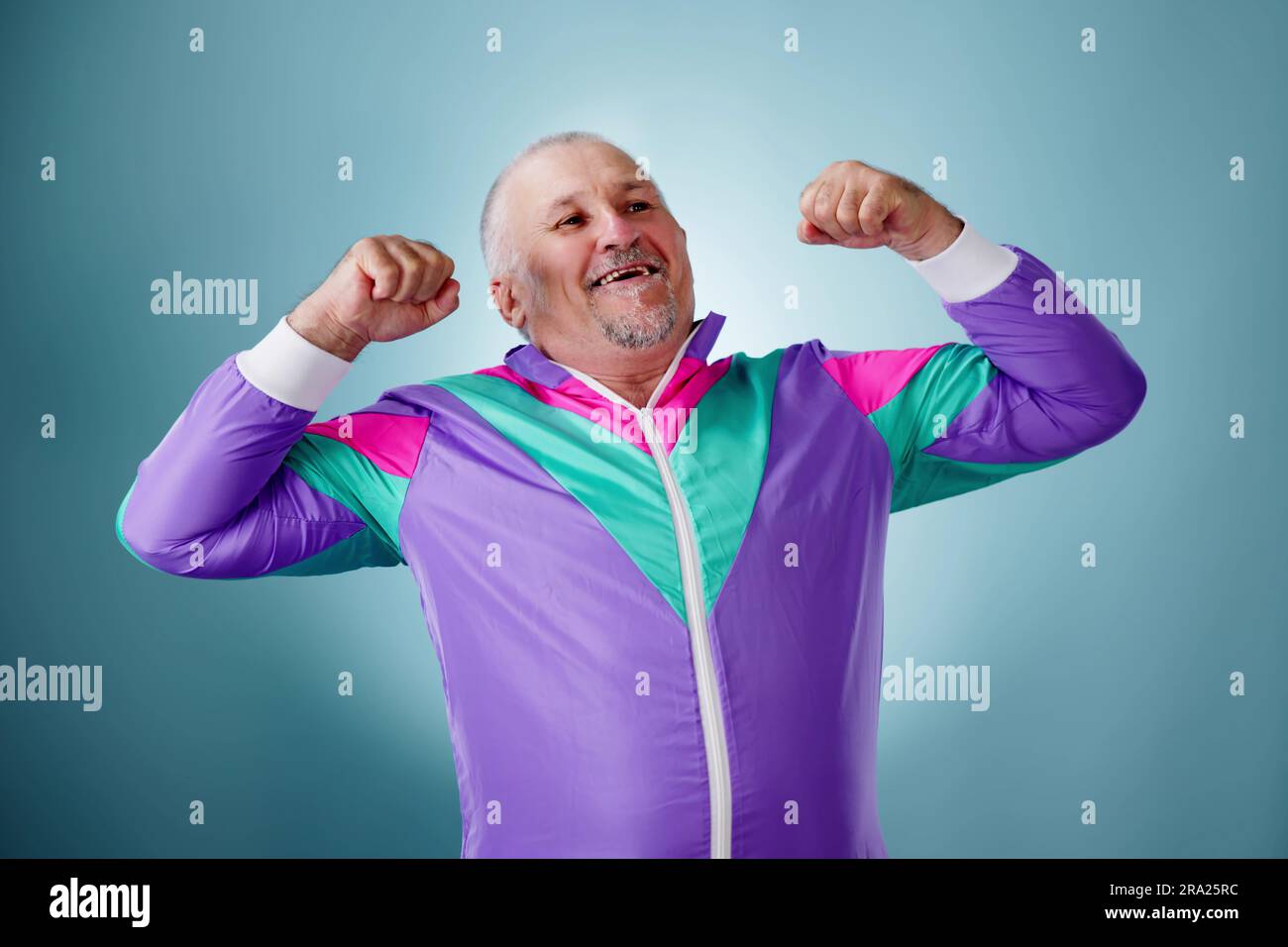 Isolierter, Lustiger, Fetter Mann Im Sport-Fitness-Outfit Stockfoto