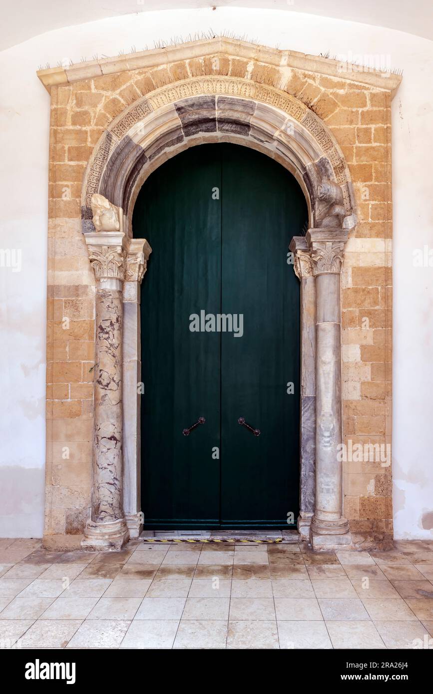 Heiligtum Santa Lucia al Sepolcro. Sizilien, Italien. Die Kirche wurde um 1100 von den Normannen erbaut und nach dem normannischen Grundriss mit einem Basilika-Plan, CL Stockfoto