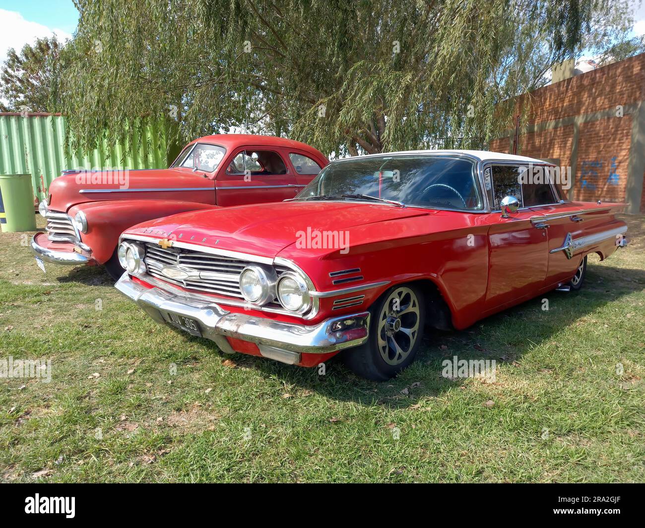Die alte rote 1960 Chevrolet Chevy Impala Sportlimousine von GM auf dem ...