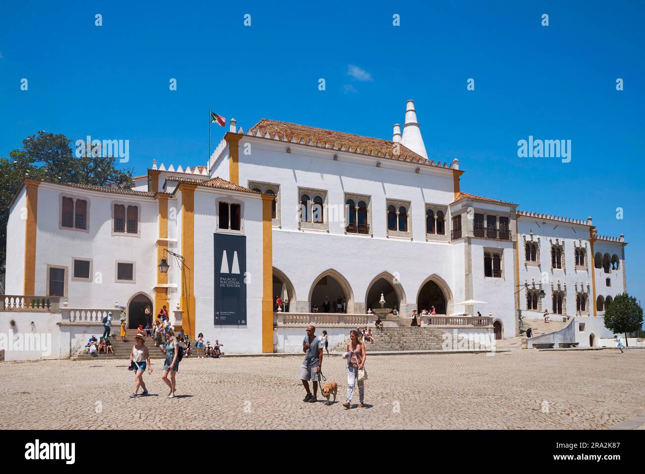 Portugal, das Viertel Lissabon, Sintra, das von der UNESCO zum Weltkulturerbe erklärt wurde, der Nationalpalast (Palacio Nacional), auch bekannt als Palácio da Vila und der Königspalast Stockfoto