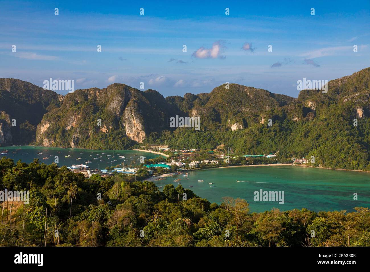 Thailand, Krabi Province, Koh Phi Don Island, Ton Sai Bay und Loh Dalum Bay Stockfoto
