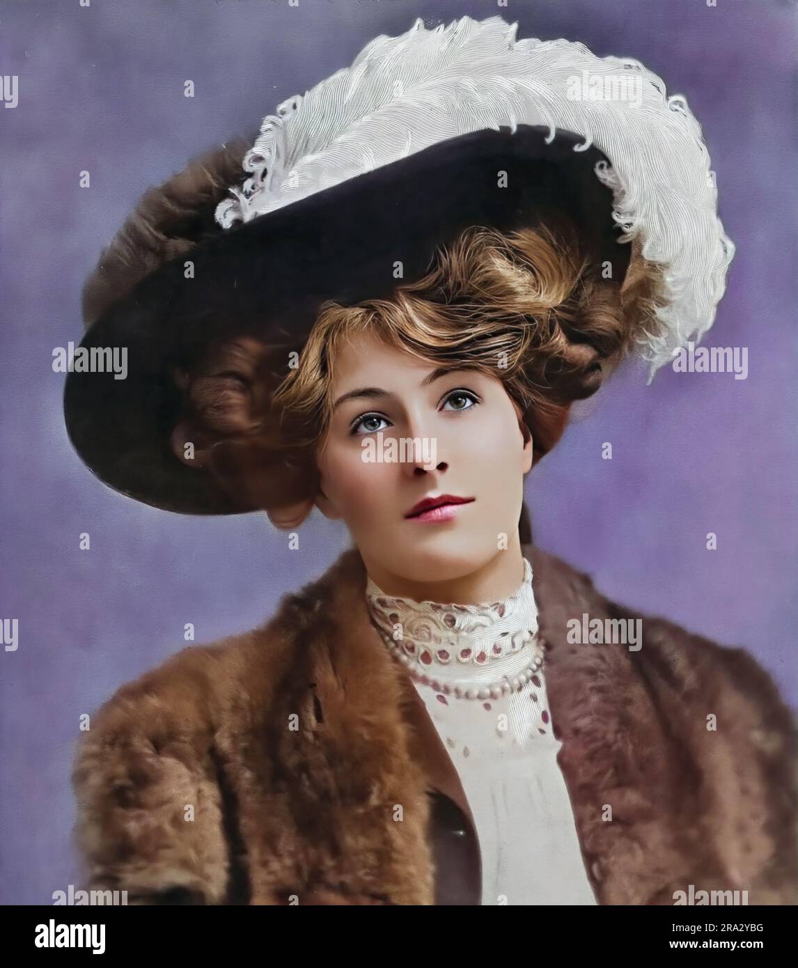 Porträt von Edna Loftus (ca. 1895 - 1916), einer frühen britischen Theaterschauspielerin, der ersten Frau von Jockey Winnie O'Connor. Stockfoto