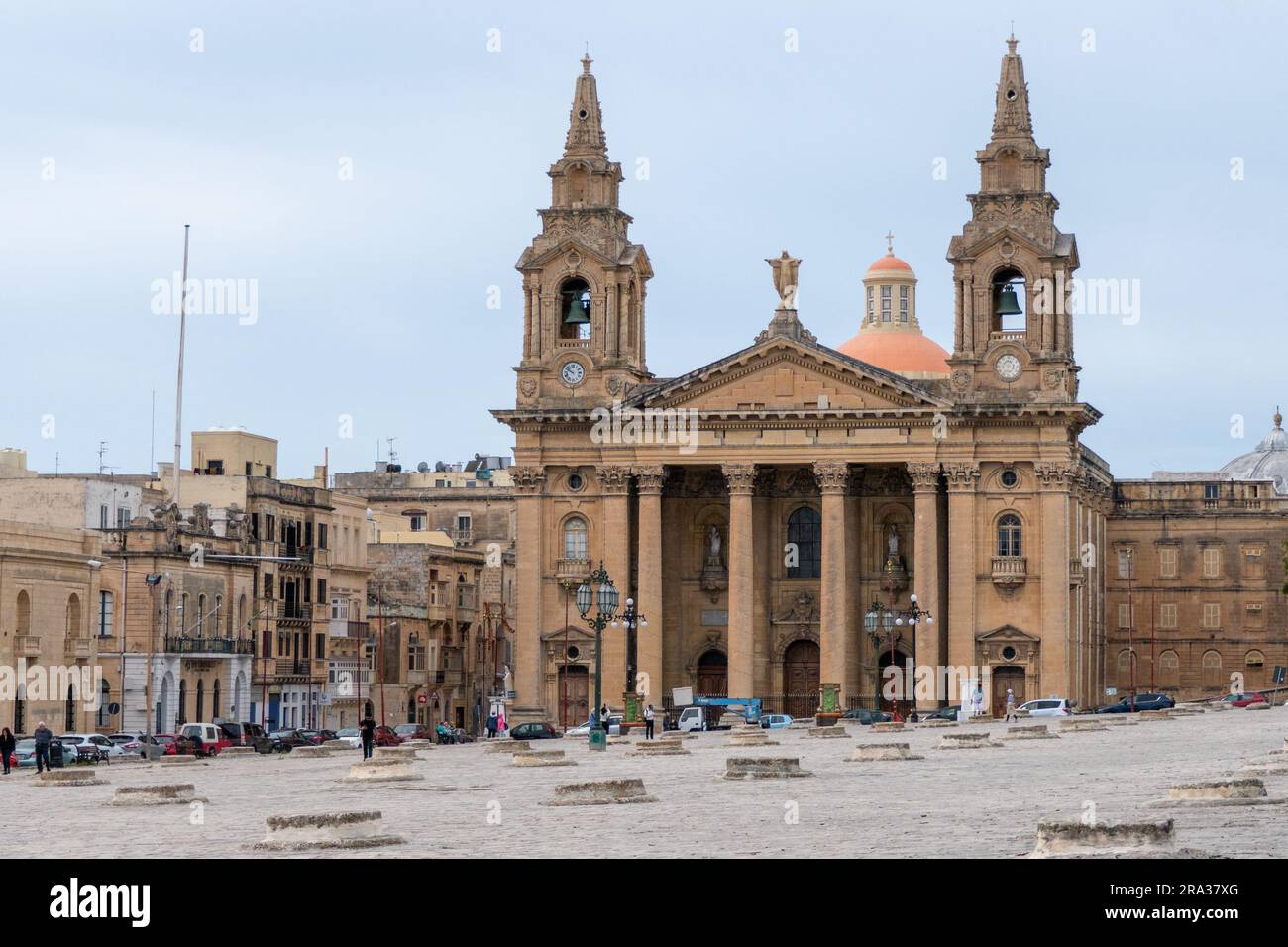 Valletta, Malta, 30. April 2023. St. Die Publius Parish Church ist eine römisch-katholische Kirche in Floriana, Stockfoto