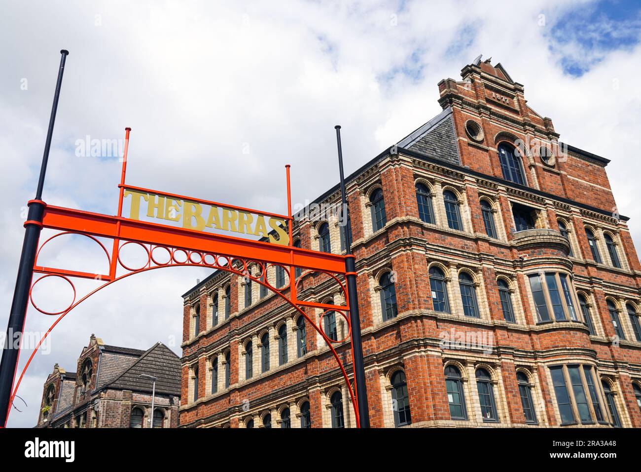 Metallschild über dem Eingang zum berühmten Markt, The Barras, Calton District, Glasgow, Schottland, UK Stockfoto