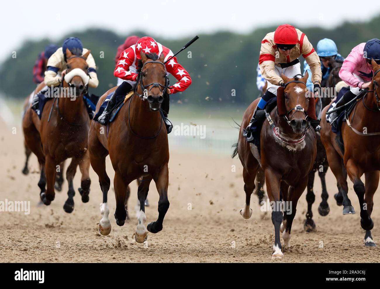 Nelson Gay Ridted by Connor Beasley (vorne rechts) gewinnt das Sky Sports Racing Sky 415 Handicap am zweiten Tag des Seaton Delaval Northumberland Plate Festivals auf der Rennbahn Newcastle, Newcastle upon Tyne. Foto: Freitag, 30. Juni 2023. Stockfoto